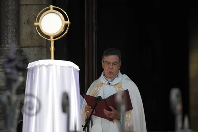 Paris archbishop who had ‘ambiguous’ relationship resigns