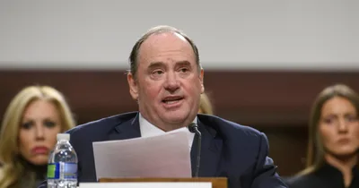 Navy’s Top Civilian Official Suddenly Leaves Post