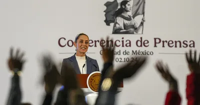 Mexican Peso Weakens after Trump Sets Deadline for Tariffs