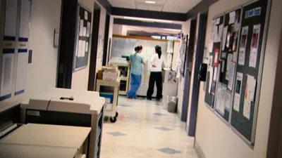 As US Medical Workers Overwhelmed, Many Hope Omicron Could Be Turning Point: 'Only the Lord Knows'