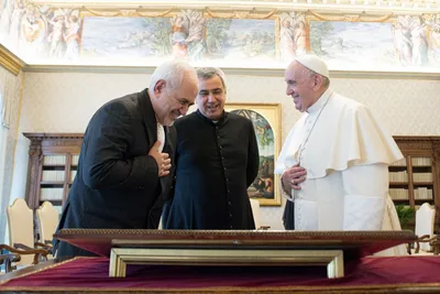 Pope Francis meets with Iran’s foreign minister, speaks to Turkish president about Palestinians