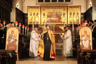 Queen remembers people who face hardship for their faith