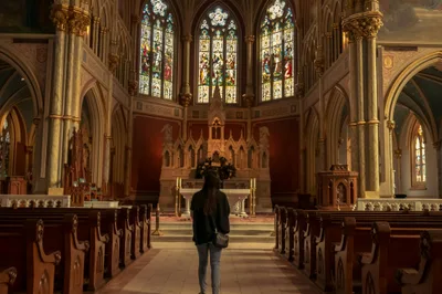 Christians Aren't the Only Ones Not Going to Services Anymore - RELEVANT