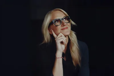 A Christian Response to Mel Robbins' Viral 'Let Them' Theory - RELEVANT