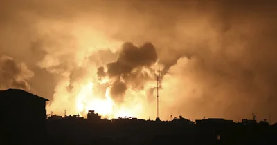 Communications cut in Gaza as Israel steps up air and ground assault