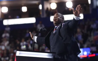 Pro-Trump Pastor Mark Burns announces run for Congress