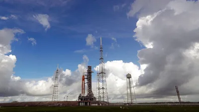 NASA Fuels Moon Rocket for Liftoff on 1st Test Flight