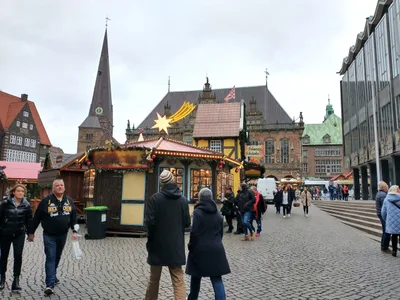 As COVID-19 cases surge, Germany, Austria close many Christmas markets