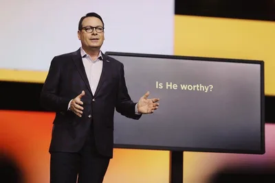 Pastor Chris Hodges apologizes for liking racially insensitive social media posts of conservative leader