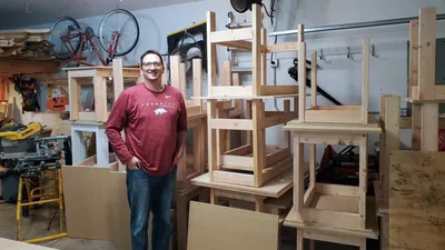 '100% Led by God': Iowa Teacher Gives Desks, Hope Chests to Children Through 'Woodworking With a Purpose'