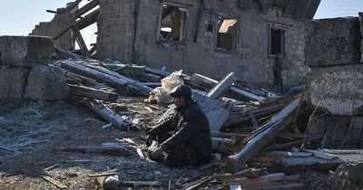 Russian air strikes kill twelve