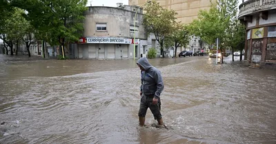 Heavy Floods in Argentine City Cause Deaths, Evacuations