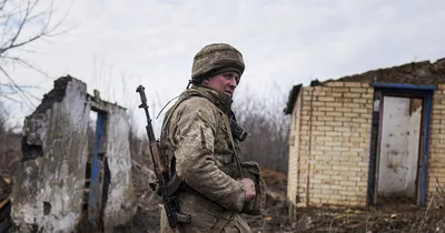 Russia evacuates embassy in Ukraine