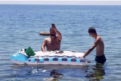 Priest Who Offered Mass on Inflatable Lounge Chair in Sea: ‘I was perhaps imprudent’
