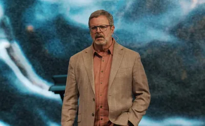 Bethel’s Kris Vallotton Apologizes to Abuse Victims after Declaring ‘I love Mike Bickle’