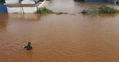 Rainfall and flash floods devastate Kenyan towns