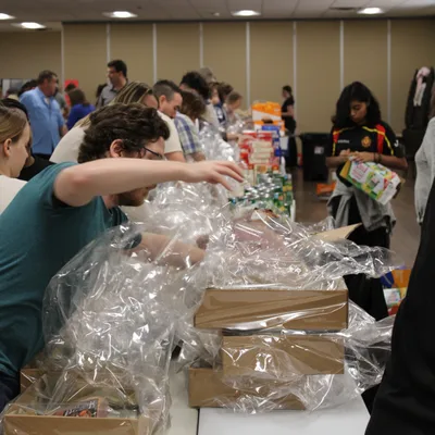 Dallas-area churches use Thanksgiving as opportunity for ‘Serving Irving’ | Baptist Press