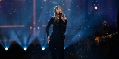 Taylor Swift’s ‘SNL’ Performance of ‘All Too Well’ Is One for the Ages