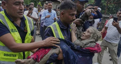 Death toll from Nepal flood passes 350 with over 1,000 missing