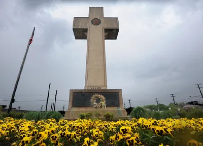 Supreme Court says 40-foot tall Maryland WWI memorial cross can remain on public property
