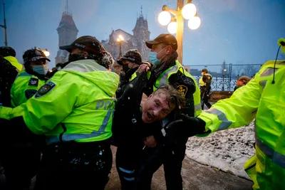 Canadian Police Arrest 2 Leaders of Protesting Truckers