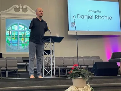 Born without arms, Daniel Ritchie still reaches with the Gospel | Baptist Press