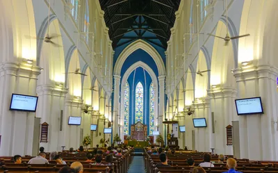 More Singaporeans are choosing Christianity or no religion at all