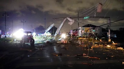 Tornado Rips Through New Orleans and its Suburbs, Killing 1