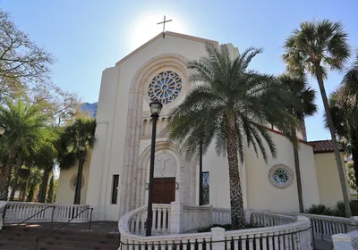 60% of Catholics Think Abortion Should Be Legal, Support Lower among Weekly Churchgoers: Poll