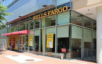 Texas Megachurch Pastor Says Scammers Stole $18K Pretending to Work for Wells Fargo