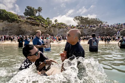 ‘A beautiful thing’: 4,500 People Baptized at California Beach Days after SoCal Harvest