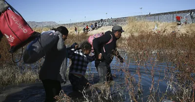 Top U.S. officials meet with Mexican government to discuss migrant surge