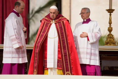 Rebounding Pope Francis Marks Palm Sunday in Vatican Square