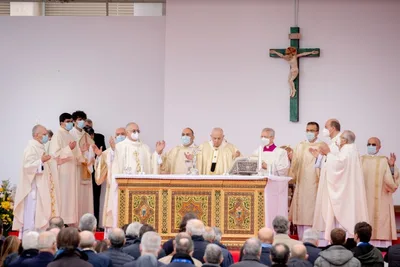 Pope Francis: Let Christ’s love shine through your care of the suffering