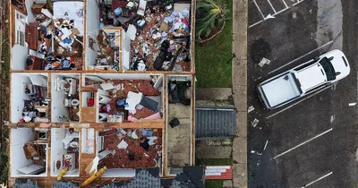 Florida, Alabama residents clean up after Hurricane Isaias