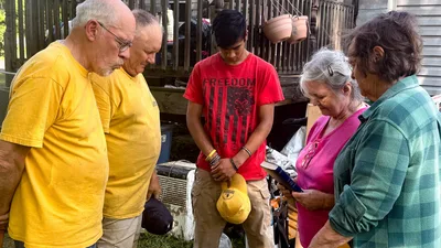 Bibles, shoulders precious gifts for those who’ve lost everything | Baptist Press