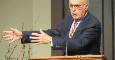 John MacArthur says he’s on “last lap” as strength wanes
