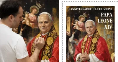Illustrator of new stamp of Pope Leo XIV reflects on limits of AI in sacred art