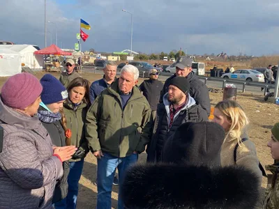 Mike Pence travels to Ukraine border, assures refugees that Americans are standing with them in prayer