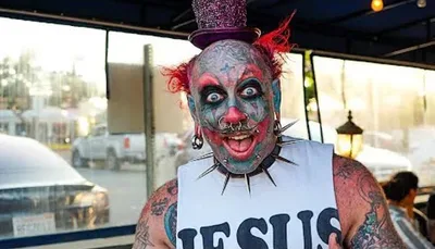 California Pastor Shares Pulpit with Clown Barber, Says Testimony Impacting Young People for Christ