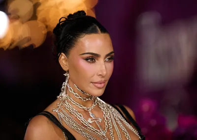Kim Kardashian Buys Back Father’s Bible Gifted to O.J. Simpson for $80K