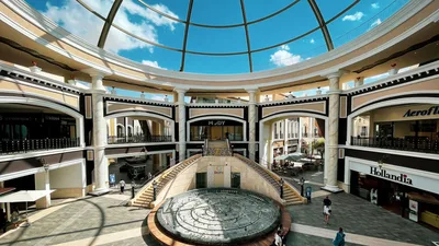 New Upscale Desert Mall Near Jerusalem Places Jewish, Arab Merchants Side by Side