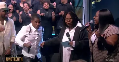 Kirk Franklin, Maverick City lead Whoopi Goldberg to worship on ‘The View’