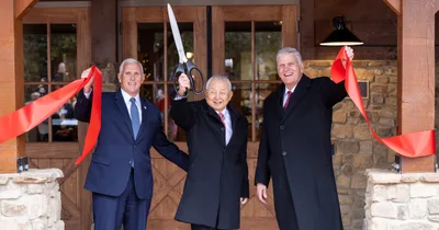 Vice President Mike Pence, Pastor Billy Kim Visit Billy Graham Library