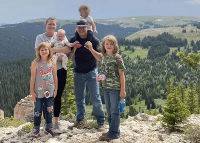 Mother Shoots Self, 4 Daughters in Head; Father Asks World to Pray for Lone Survivor