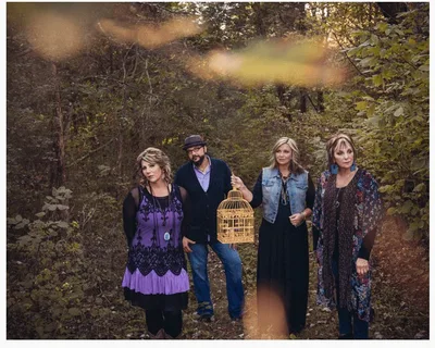 Christian Singer Becky Isaacs Released from Hospital, Credits 'hand of God' after Surviving Deadly Car Crash