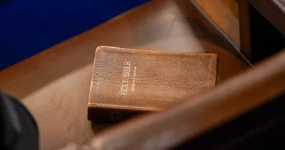 Federal workers may share faith at work, new memo says