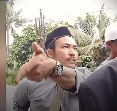 Machete-Wielding Muslim Disrupts Christian Worship in Indonesia