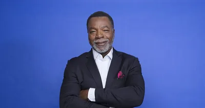 Carl Weathers, Star of “Rocky,” “The Mandalorian,” Dies at 76