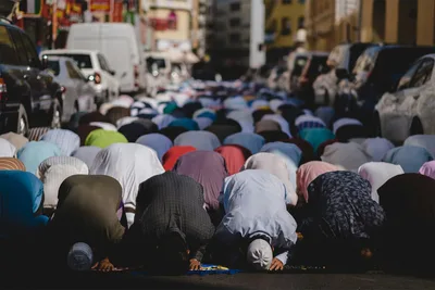 Mayor Funds Muslim Holidays, Ignores Other Faiths: Lawsuit